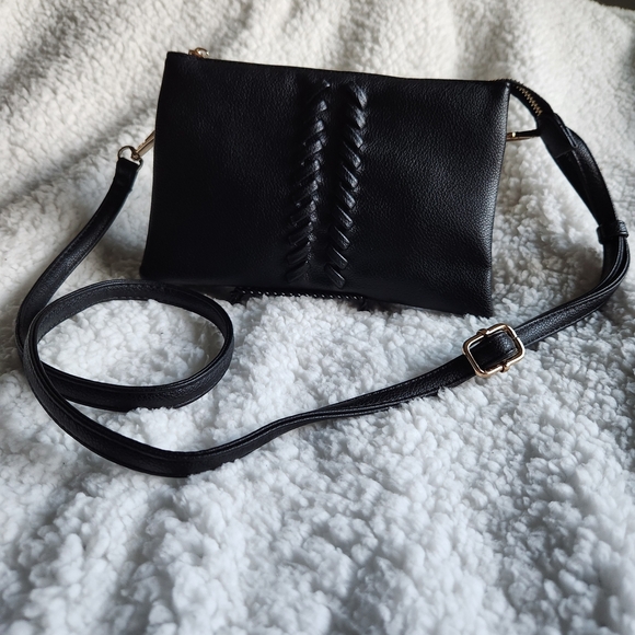 Isabelle Handbags - Classic Black Braided Crossbody Bag - Unbranded